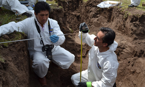 Fiscalía  realizó  exhumación de tumba  en  el cementerio de el Batán