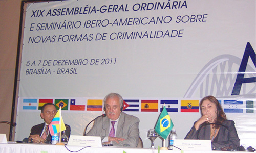 Fiscal de Ecuador propone creación de Corte Penal en Foro Iberoamericano sobre nuevas formas de criminalidad