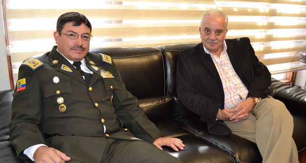 02-10-2012 visita nuevo Comandante Polica Fiscalia Ecuador