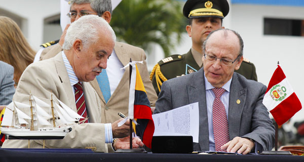 Fiscalía entregó velero “Karisma” a su similar de Perú