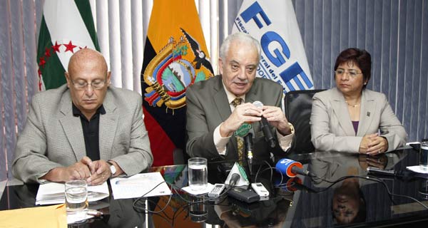 Fiscal Galo Chiriboga posesionó a 27 funcionarios en Manabí