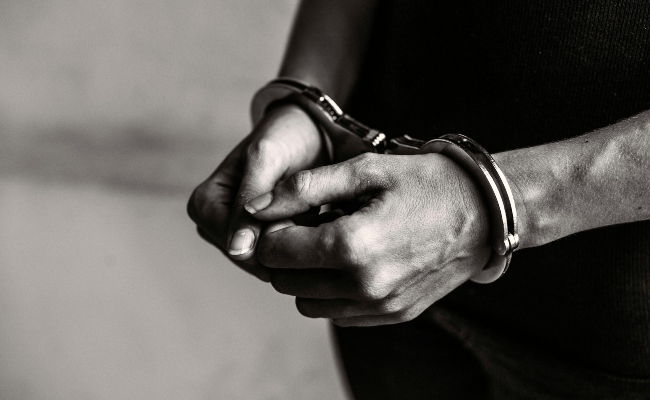 Imagen de boletín: 22 años de prisión por la violación perpetrada contra su hijastra de 11 años