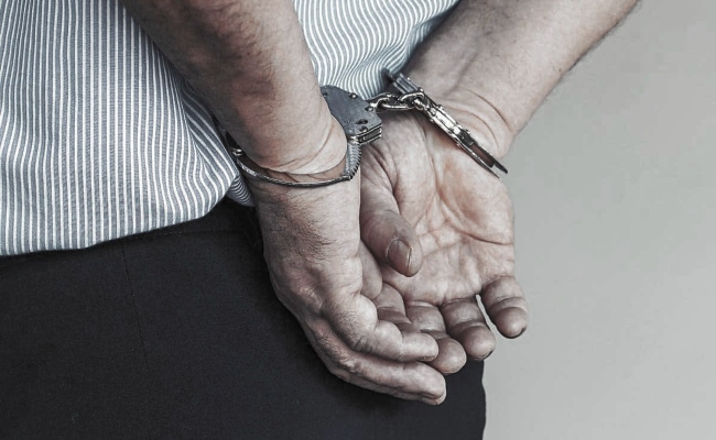 Imagen de boletín: Condenado a 20 años de cárcel por la violación de su hijastra