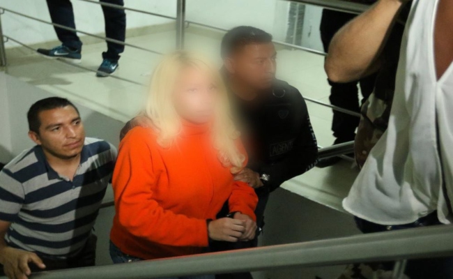 Imagen de boletín: Madre de "La Barbie del Sur" condenada a 23 años de prisión por tentativa de asesinato